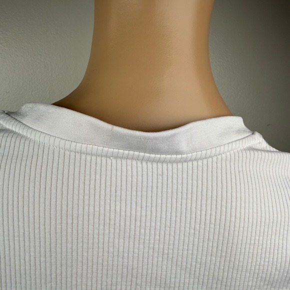 Athleta Ribbed V‑Neck Short Sleeve T‑Shirt Womens M White Soft Stretch Top - Picture 6 of 9